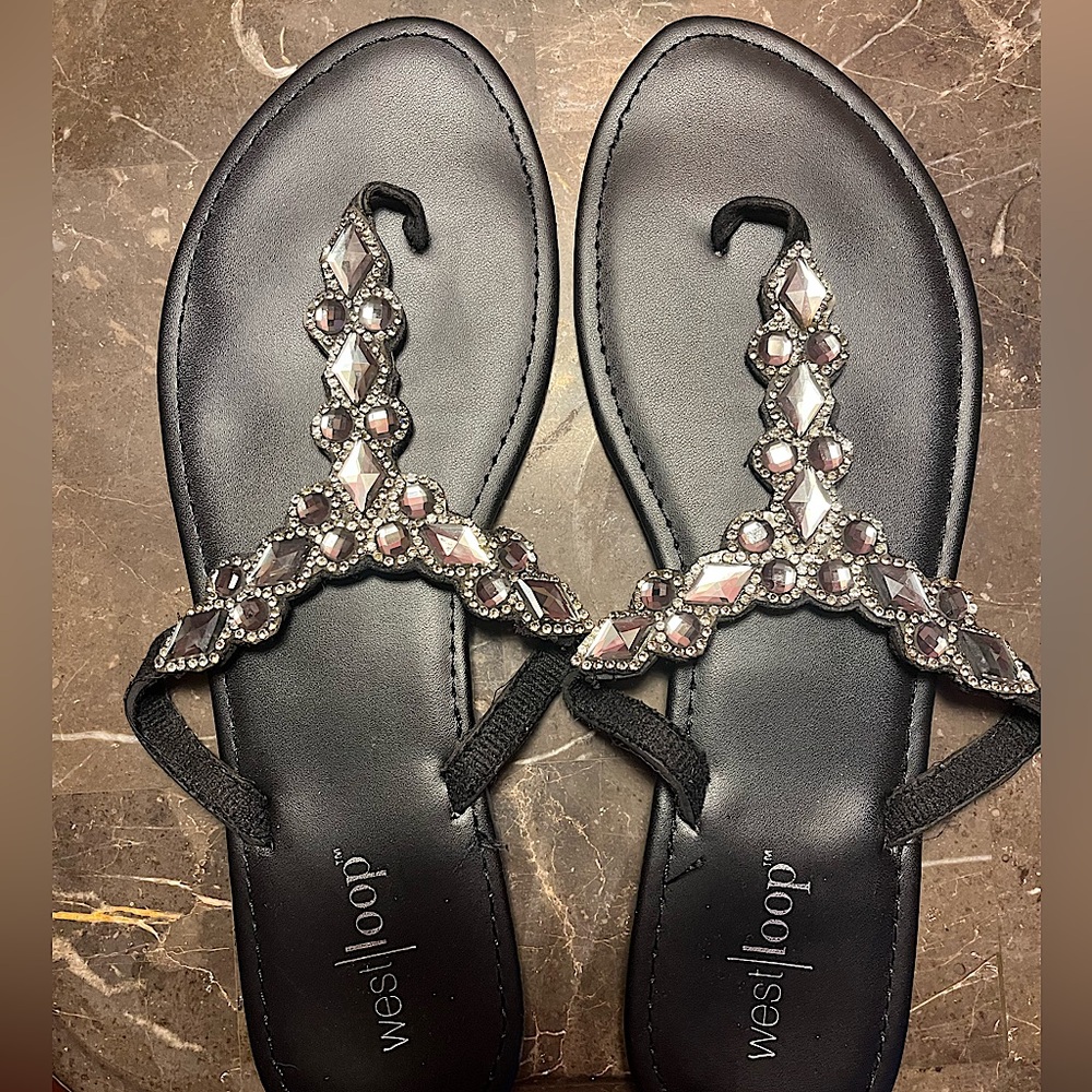 Black with Silver Jewel Tone Bohemian Sandals 🖤🩶🤍